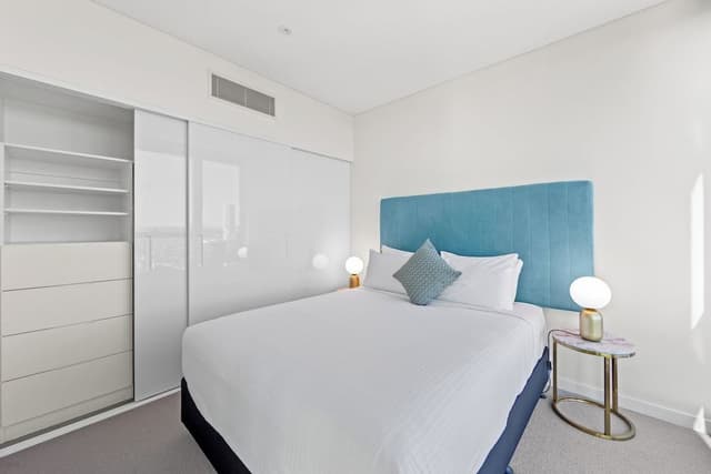 Two Bedroom One Bathroom Compact City View Apartment