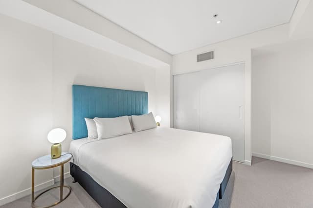 Two Bedroom One Bathroom Compact City View Apartment
