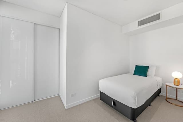 Two Bedroom One Bathroom Compact City View Apartment