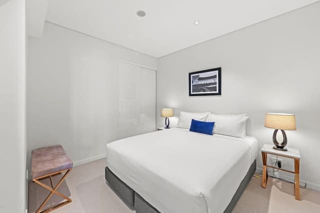 Two Bedroom Two Bathroom Sky High Apartment (Levels 42 - 78)