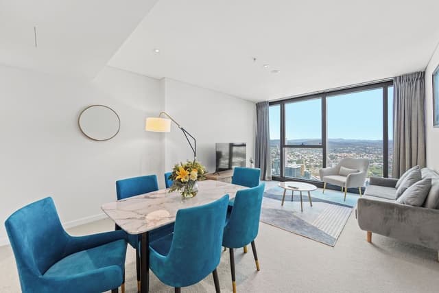 Three Bedroom Two Bathroom Sky High River View Deluxe Apartment