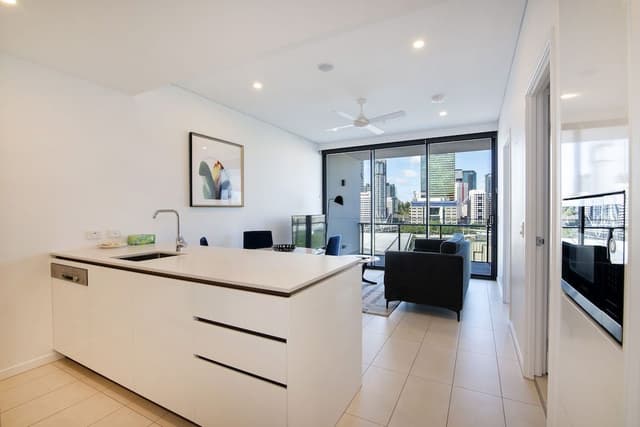 1 Bedroom Apartment City View