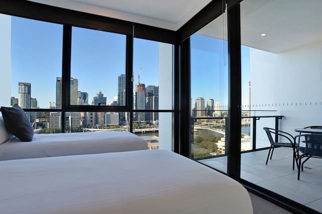 2 Bedroom Apartment City View