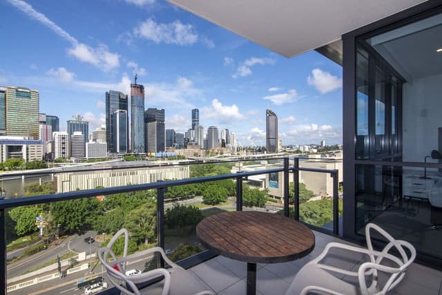 1 Bedroom Apartment City View