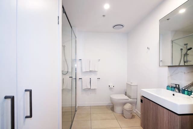 1 Bedroom Apartment City View