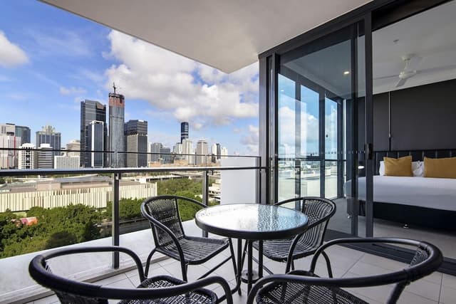 2 Bedroom Apartment City View