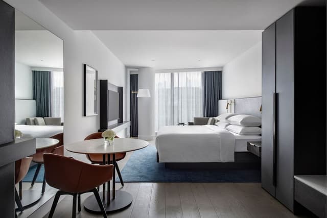 Deluxe Room, 1 King Bed
