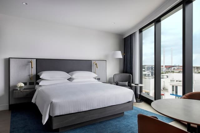 Deluxe Room, 1 King Bed