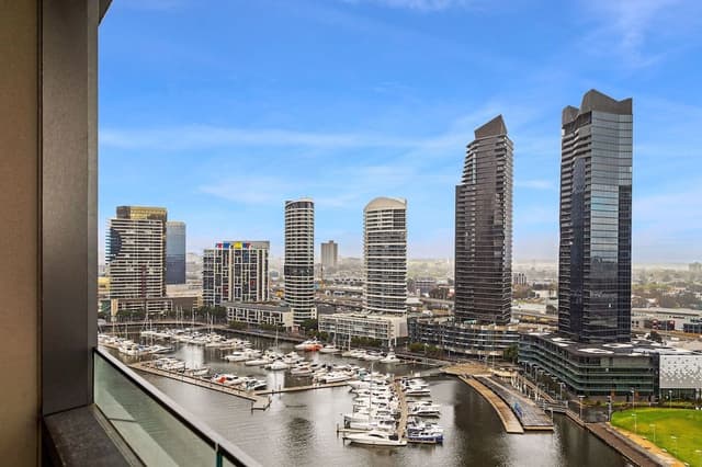Premium 2 bed, 2 bath apartment with bay views