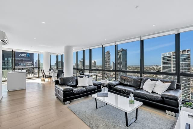 Platinum Sub-Penthouse 3 bed, 2 bath, panoramic views