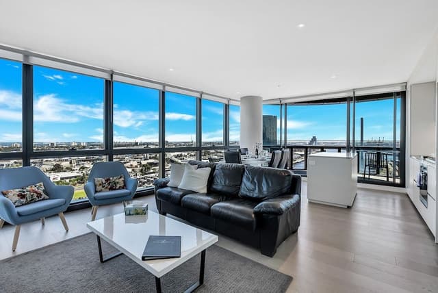 Premium 2 bed, 2 bath apartment with bay views