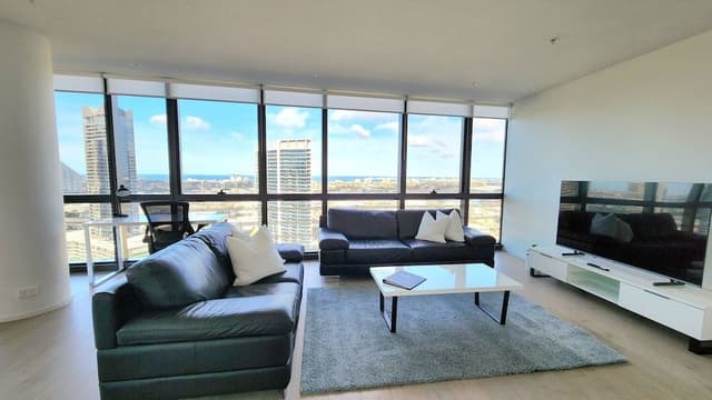 Platinum Sub-Penthouse 3 bed, 2 bath, panoramic views