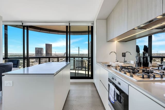 Premium 2 bed, 2 bath apartment with bay views