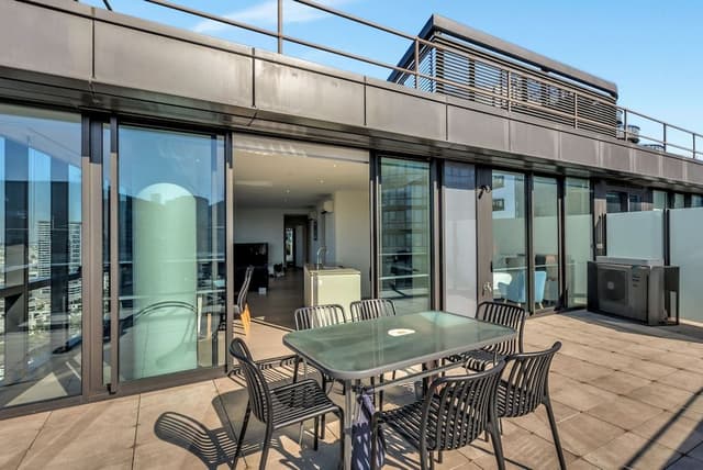 Platinum Sub-Penthouse 3 bed, 2 bath, panoramic views