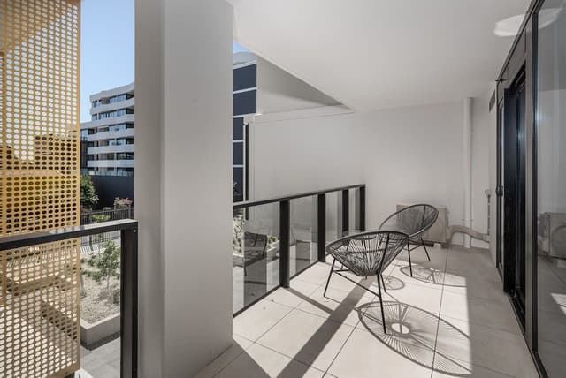 2 Bedrooms Apartment