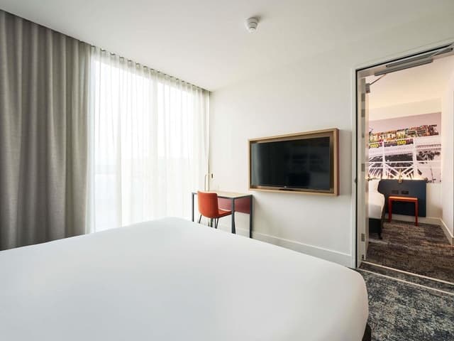 Deluxe Room, 1 King Bed