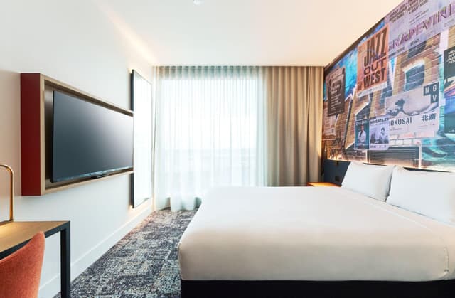 Superior Room with 1 Queen Size Bed