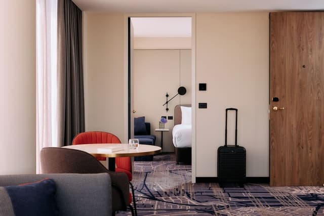 Suite, 1 King Bed