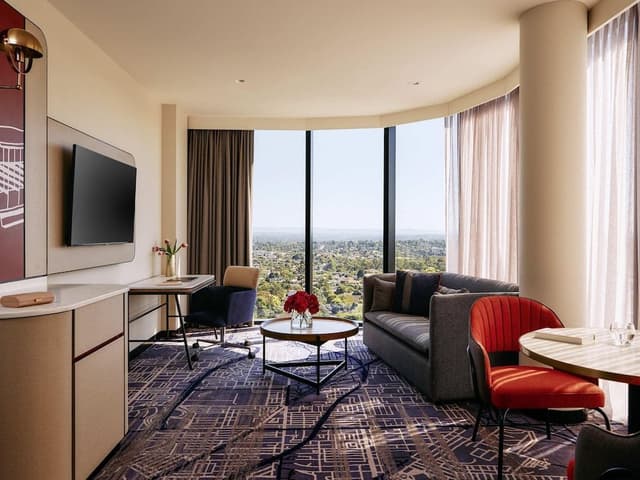 Suite, 1 King Bed
