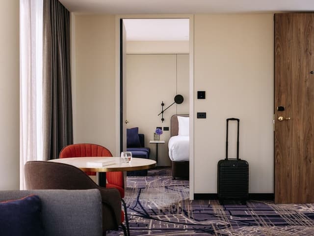 Suite, 1 King Bed