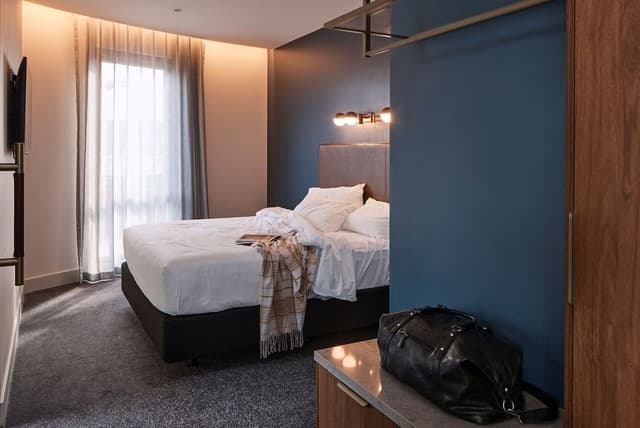 Executive One Bedroom King Courtyard Apartment