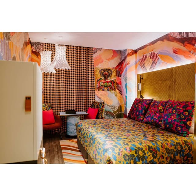 KING HERITAGE ROOM
