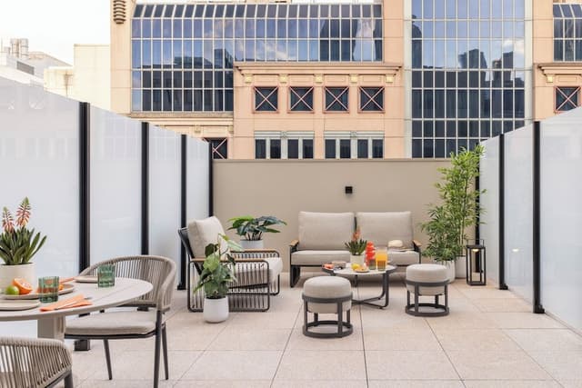 1 King Standard City View Balcony