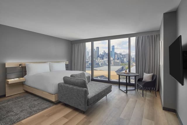 Premium Room, 1 King Bed, City View