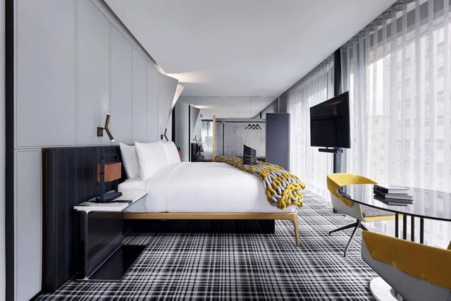 Suite, 1 King Bed, Non Smoking, Corner (Supreme Suite)