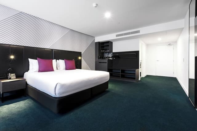 Superior Room, 1 King Bed, Accessible