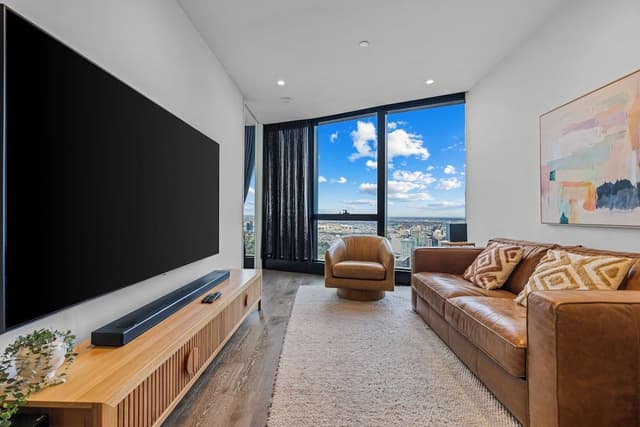 Two Bedroom, Two Bathroom Apartment - Sky High
