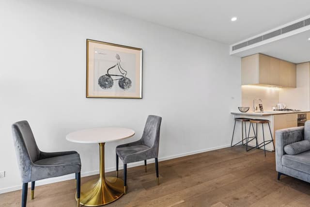 One Bedroom Apartment - Sky High