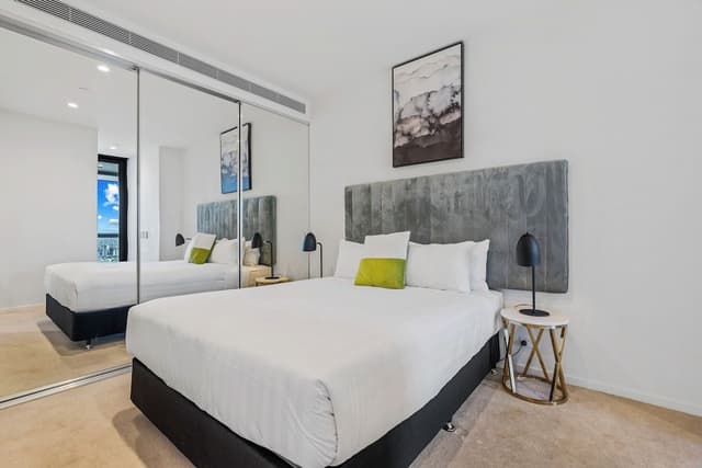 One Bedroom Apartment - Sky High