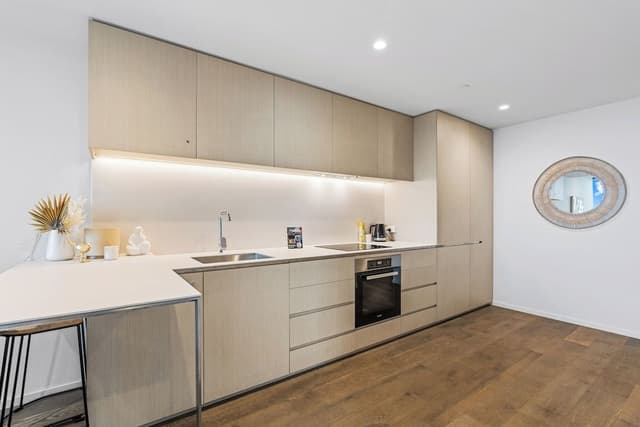 Two Bedroom, Two Bathroom Apartment - Sky High
