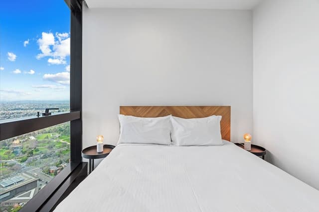 Two Bedroom, Two Bathroom Apartment - Sky High