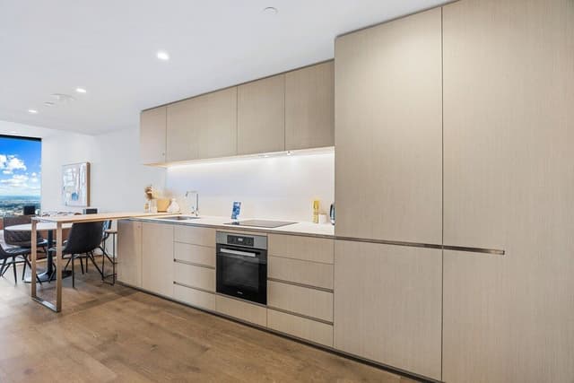 Two Bedroom, Two Bathroom Apartment - Sky High