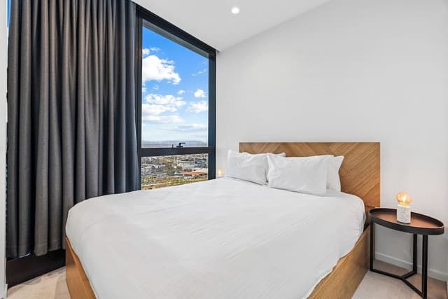 Two Bedroom, Two Bathroom Apartment - Sky High