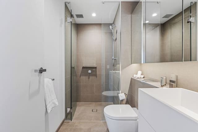 Two Bedroom, Two Bathroom Apartment - Sky High