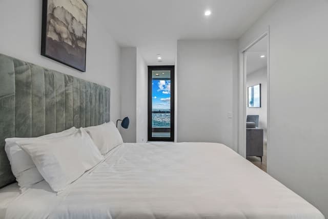 One Bedroom Apartment - Sky High