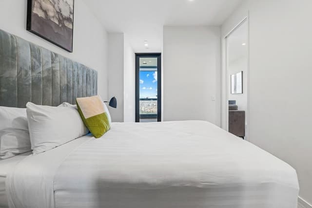 One Bedroom Apartment - Sky High
