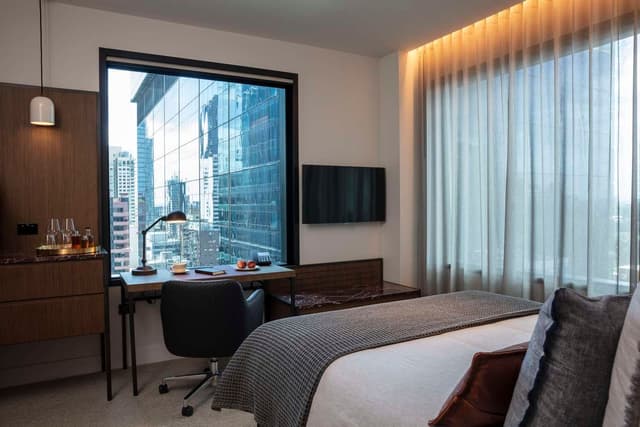 NEXT LEVEL KING ROOM CITY VIEW