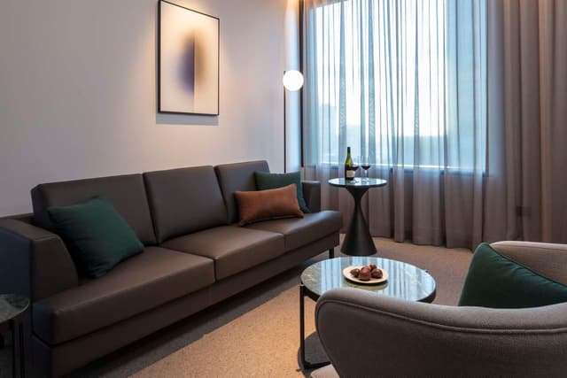 EXECUTIVE CLUB KING 2 BEDROOM SUITE