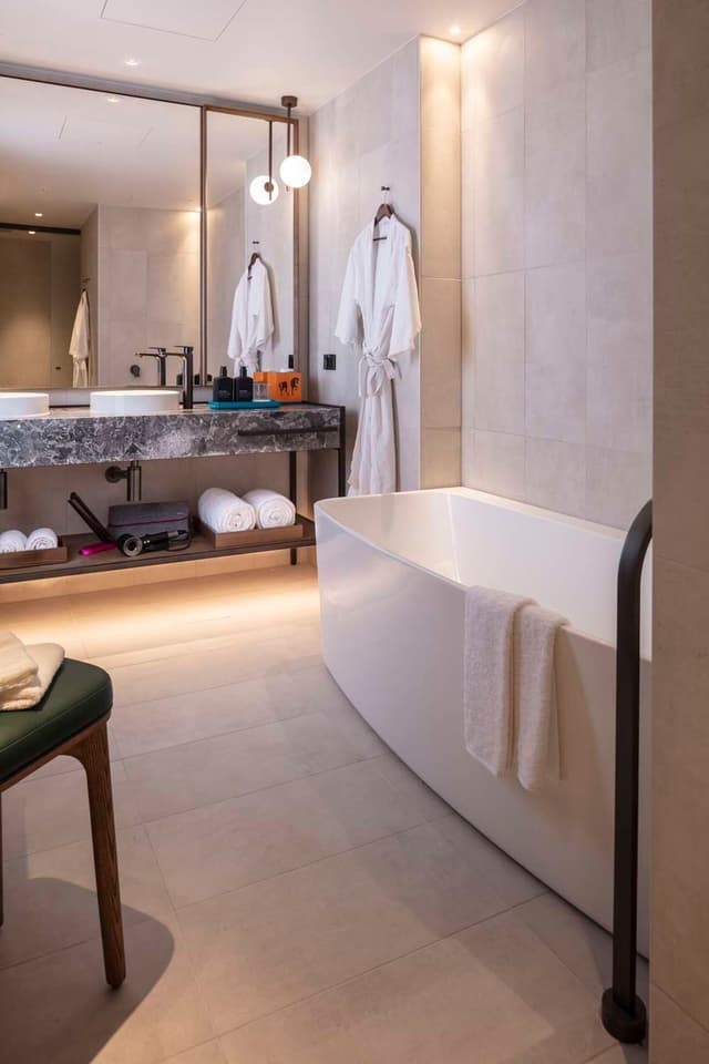 EXECUTIVE CLUB KING 2 BEDROOM SUITE