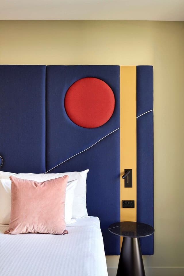 2 Bedroom Interconnecting - Altitude Room