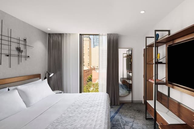 Suite, 1 Bedroom, City View