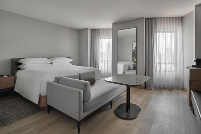 Premium Room, 1 King Bed, Smoking, Terrace
