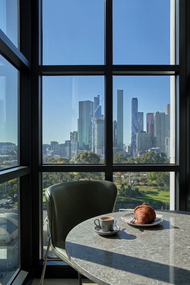 Suite, 1 King Bed, City View