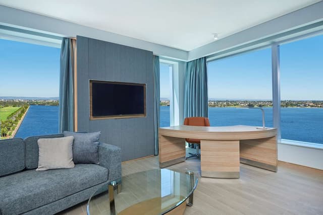 KING PREMIER PANORAMIC RIVER VIEW