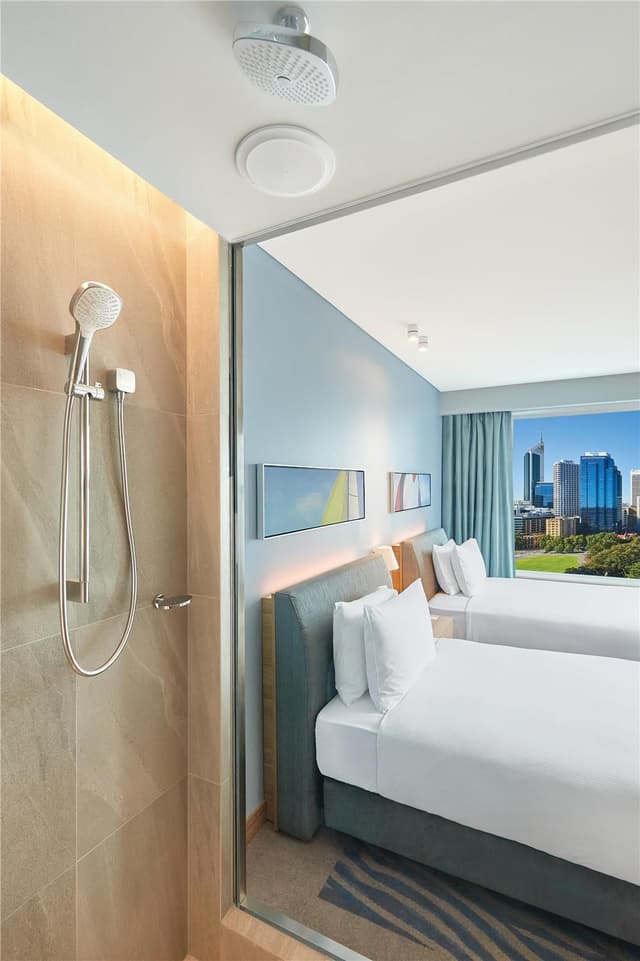 TWIN GUEST ROOM PANORAMIC CITY VIEW