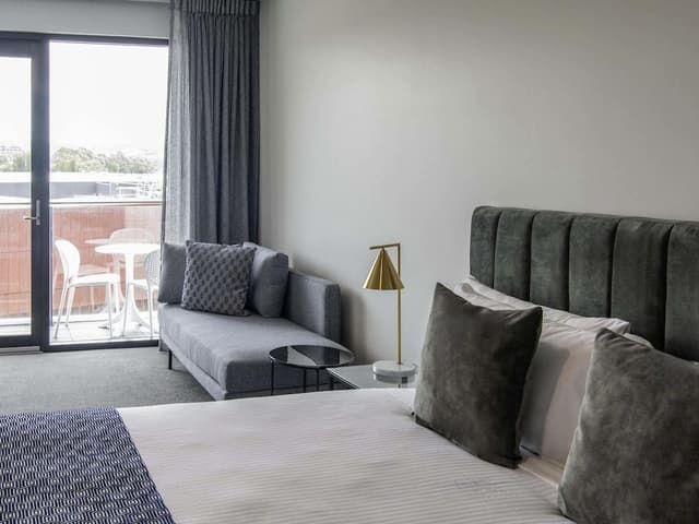 Room, 1 King Bed, Balcony